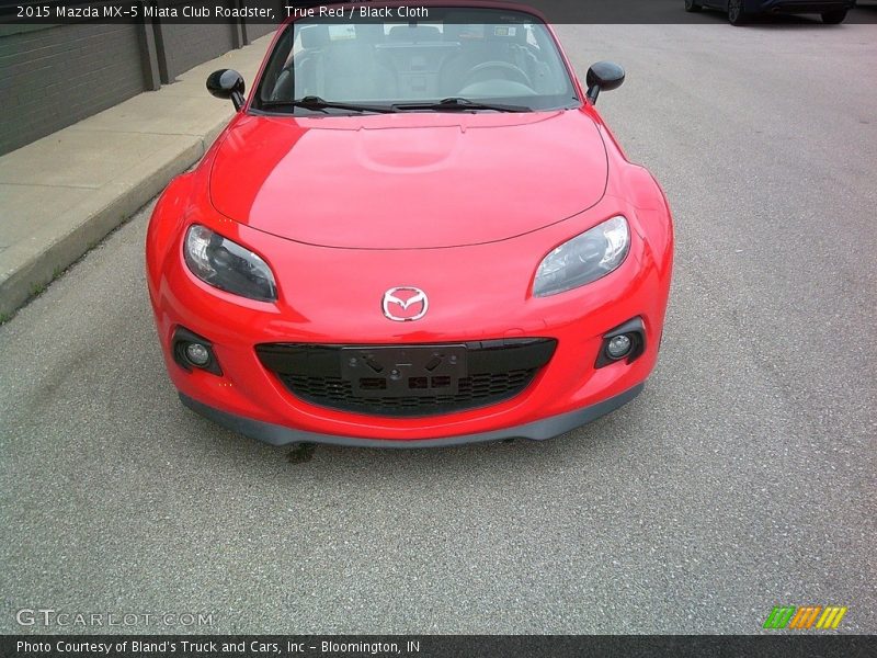 True Red / Black Cloth 2015 Mazda MX-5 Miata Club Roadster