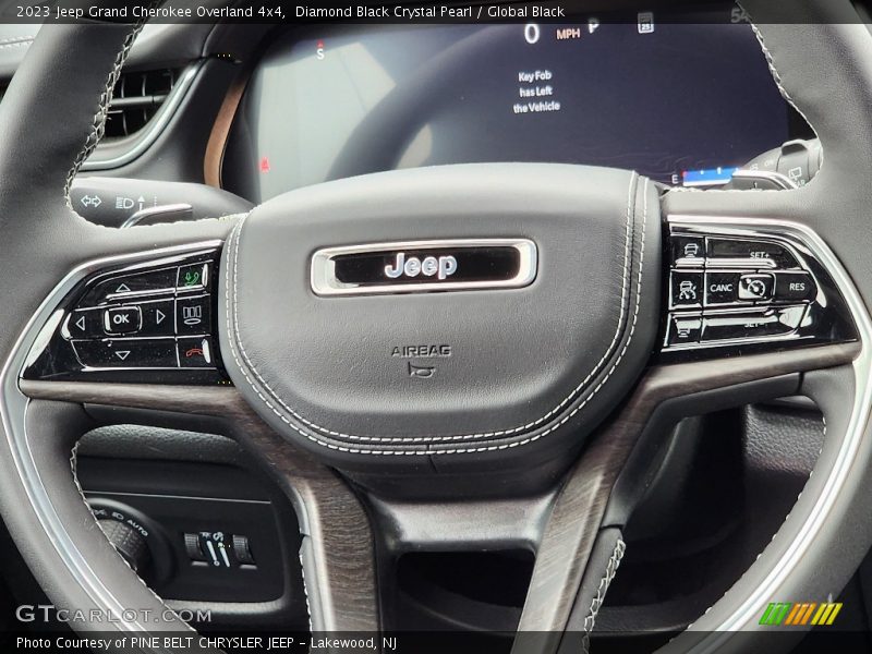 Diamond Black Crystal Pearl / Global Black 2023 Jeep Grand Cherokee Overland 4x4