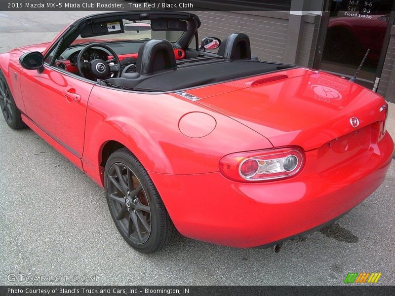 True Red / Black Cloth 2015 Mazda MX-5 Miata Club Roadster