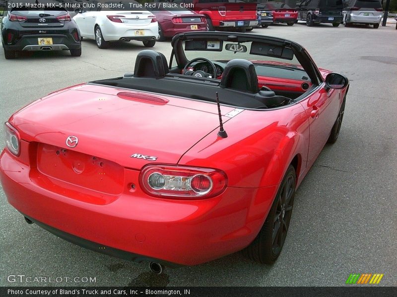 True Red / Black Cloth 2015 Mazda MX-5 Miata Club Roadster