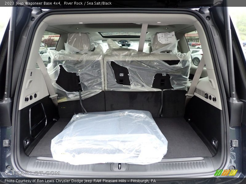  2023 Wagoneer Base 4x4 Trunk