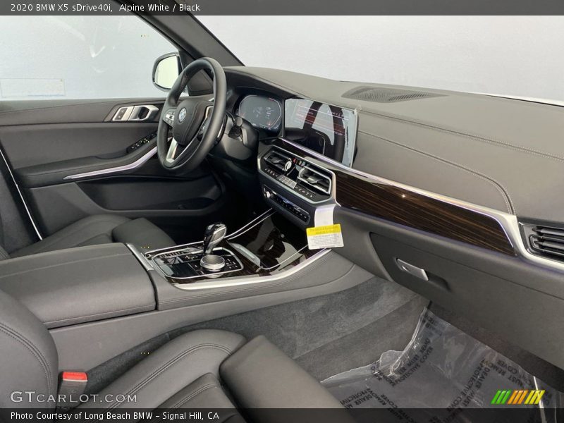 Alpine White / Black 2020 BMW X5 sDrive40i