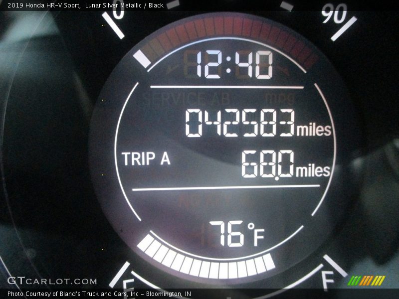Lunar Silver Metallic / Black 2019 Honda HR-V Sport