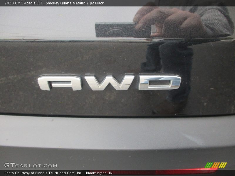 Smokey Quartz Metallic / Jet Black 2020 GMC Acadia SLT