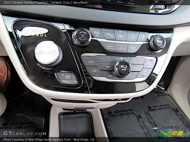 Ceramic Grey / Alloy/Black 2020 Chrysler Pacifica Touring L