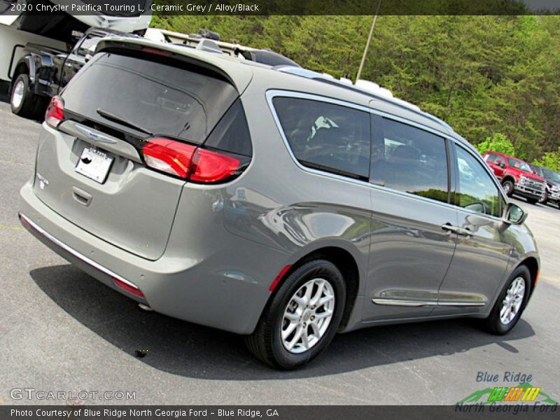 Ceramic Grey / Alloy/Black 2020 Chrysler Pacifica Touring L