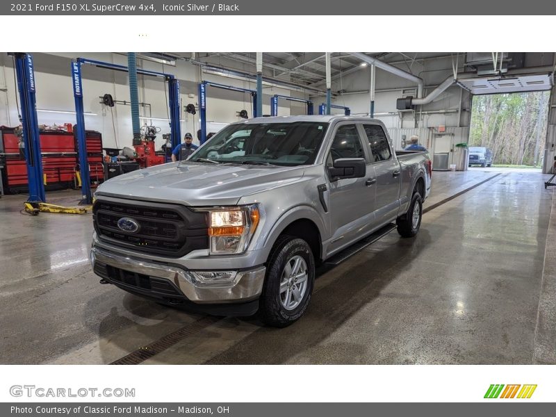 Front 3/4 View of 2021 F150 XL SuperCrew 4x4