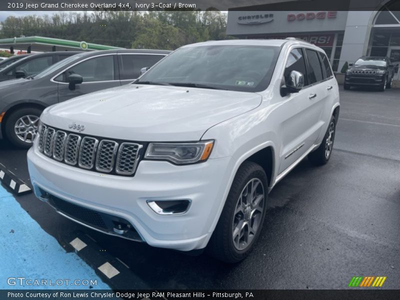 Ivory 3-Coat / Brown 2019 Jeep Grand Cherokee Overland 4x4