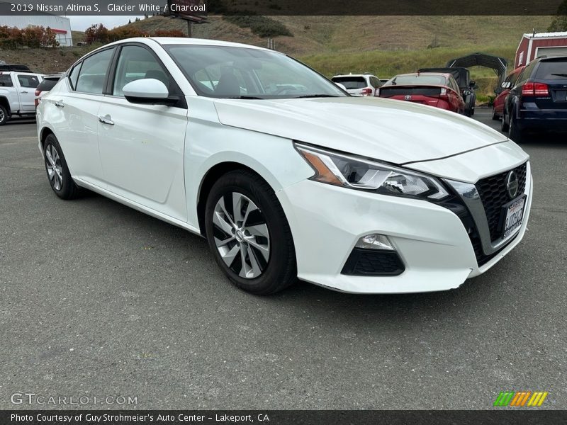 Glacier White / Charcoal 2019 Nissan Altima S
