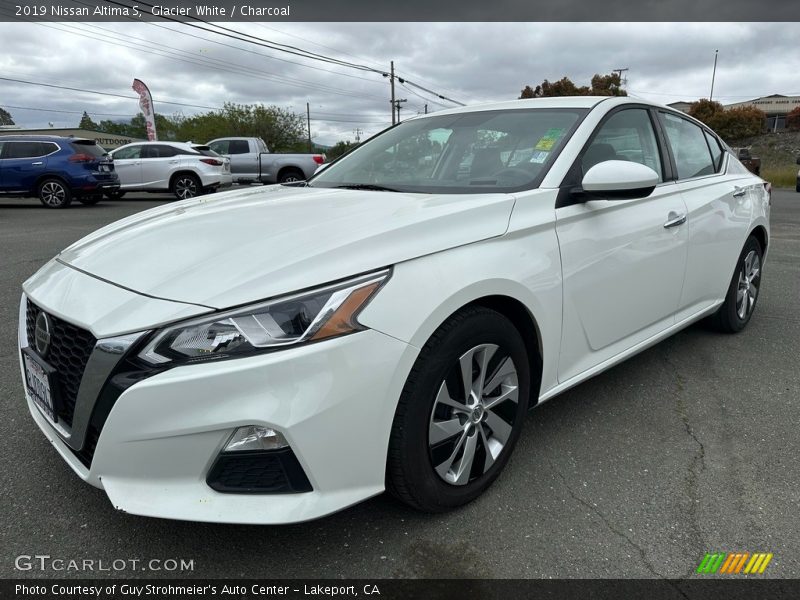 Glacier White / Charcoal 2019 Nissan Altima S