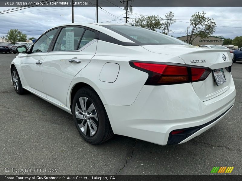 Glacier White / Charcoal 2019 Nissan Altima S