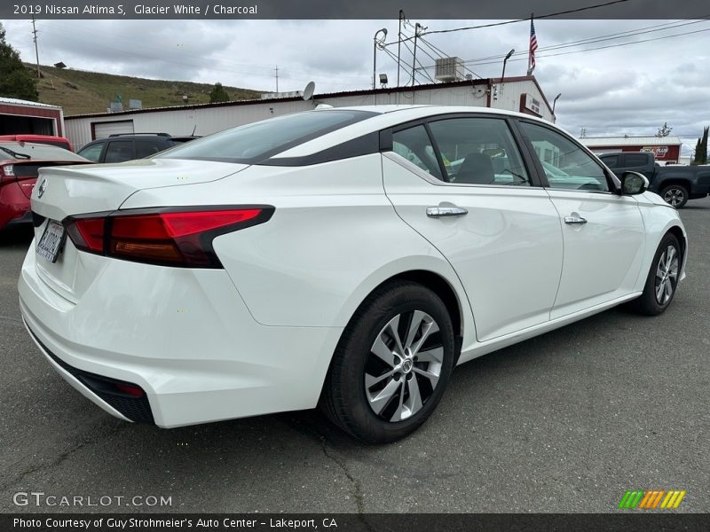 Glacier White / Charcoal 2019 Nissan Altima S