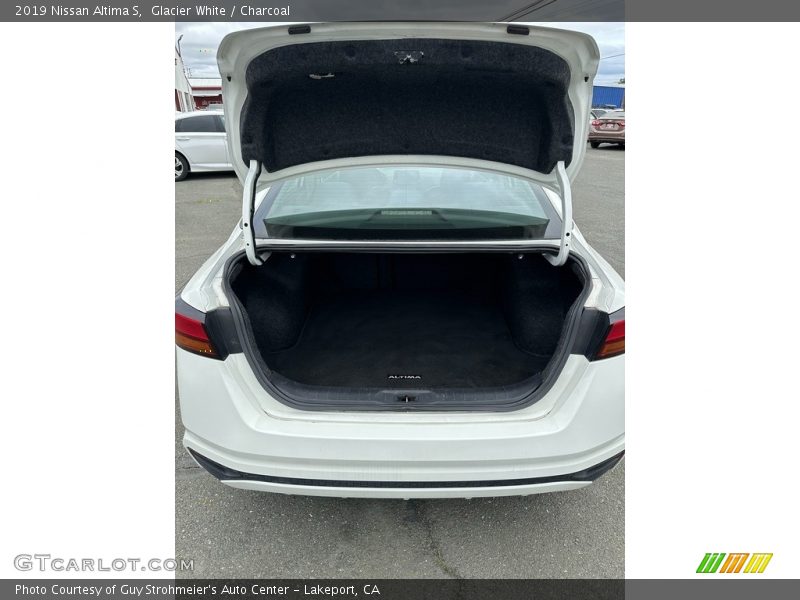 Glacier White / Charcoal 2019 Nissan Altima S