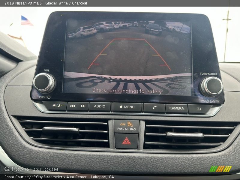 Glacier White / Charcoal 2019 Nissan Altima S