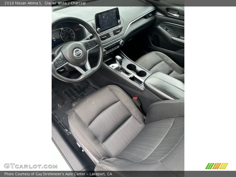 Glacier White / Charcoal 2019 Nissan Altima S