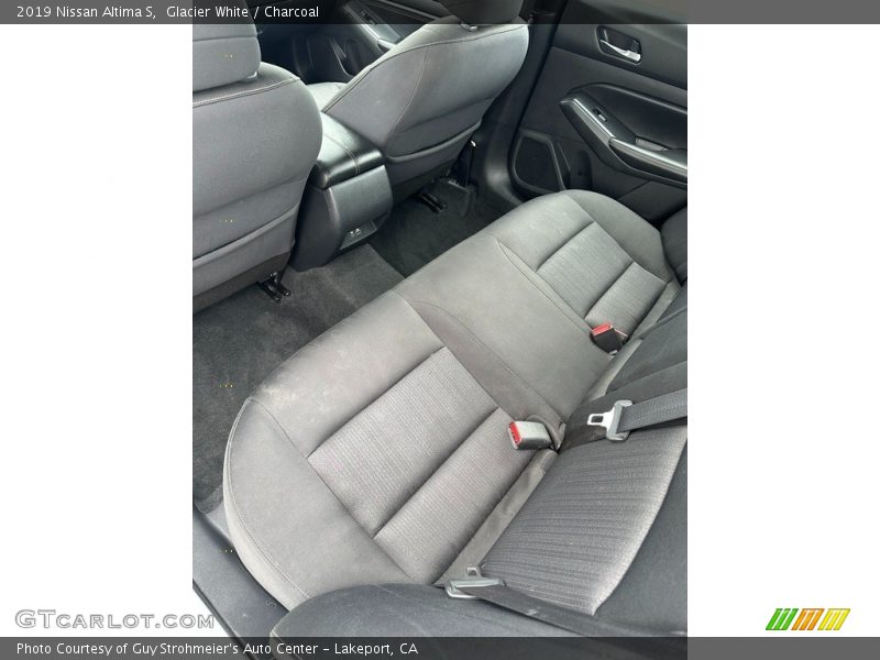 Glacier White / Charcoal 2019 Nissan Altima S