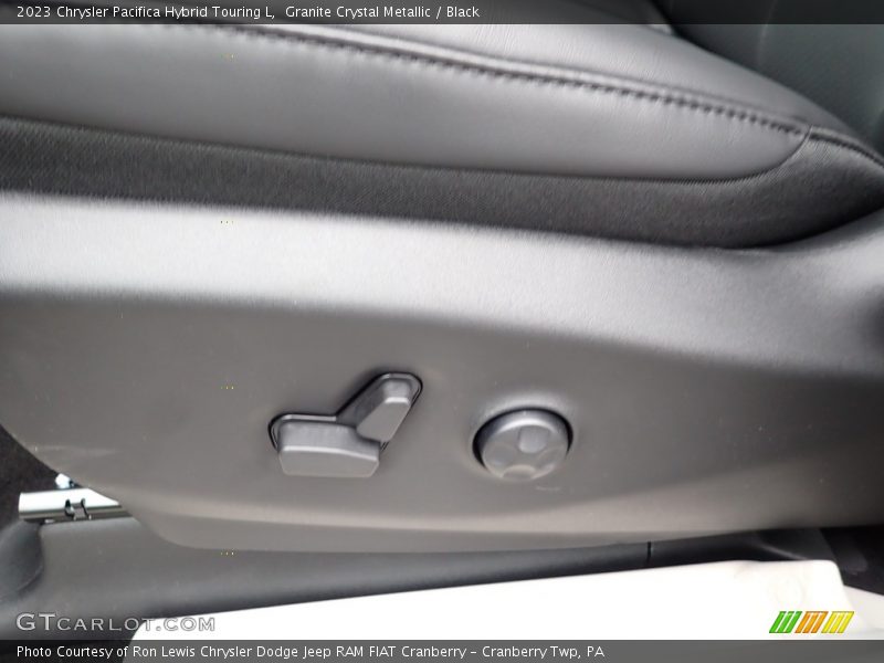 Granite Crystal Metallic / Black 2023 Chrysler Pacifica Hybrid Touring L