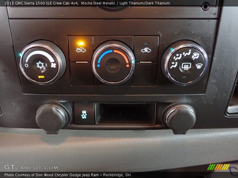 Controls of 2013 Sierra 1500 SLE Crew Cab 4x4