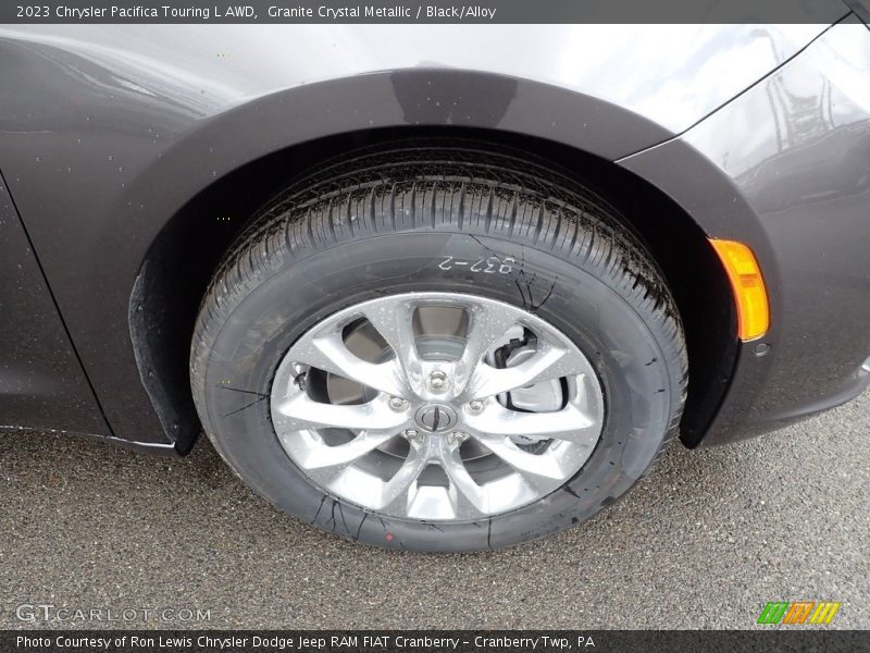 Granite Crystal Metallic / Black/Alloy 2023 Chrysler Pacifica Touring L AWD