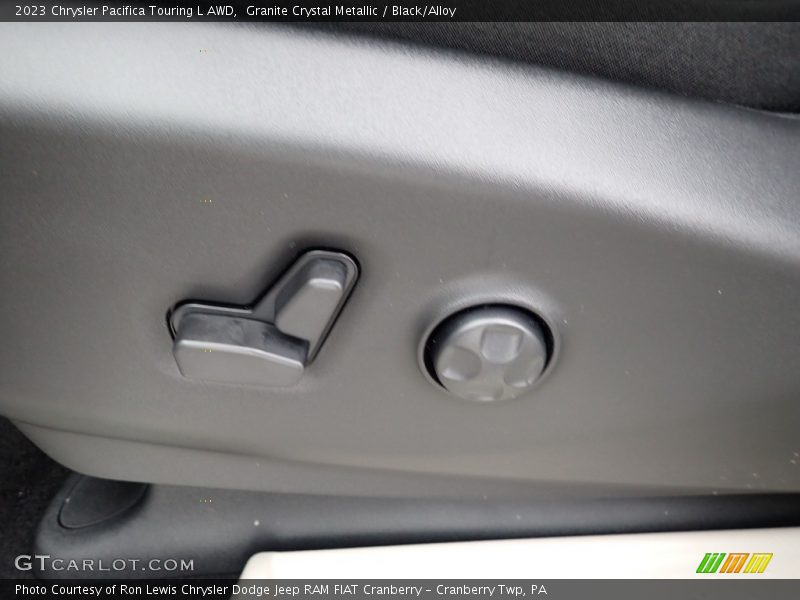 Granite Crystal Metallic / Black/Alloy 2023 Chrysler Pacifica Touring L AWD