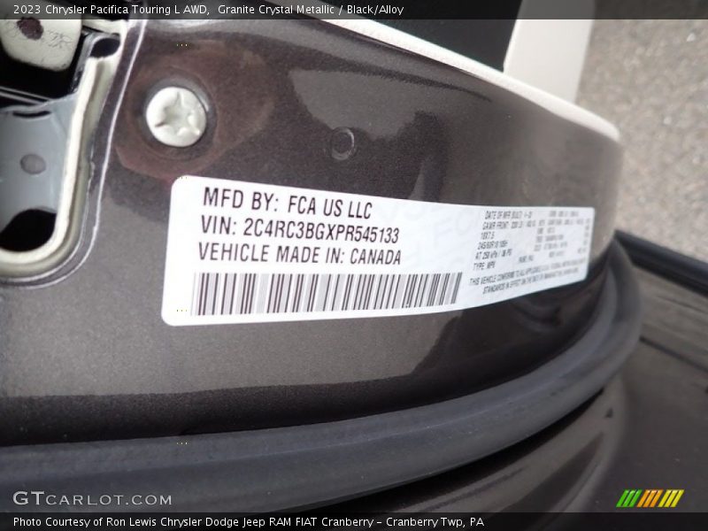 Granite Crystal Metallic / Black/Alloy 2023 Chrysler Pacifica Touring L AWD