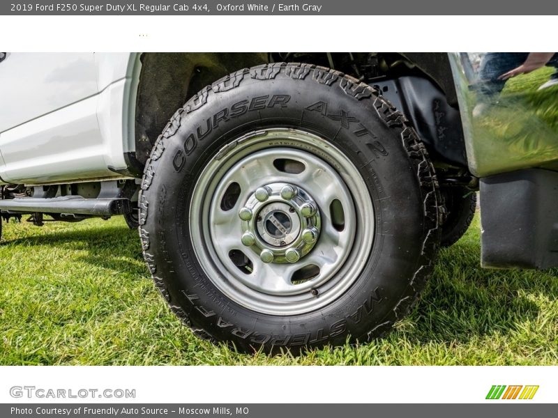 Oxford White / Earth Gray 2019 Ford F250 Super Duty XL Regular Cab 4x4
