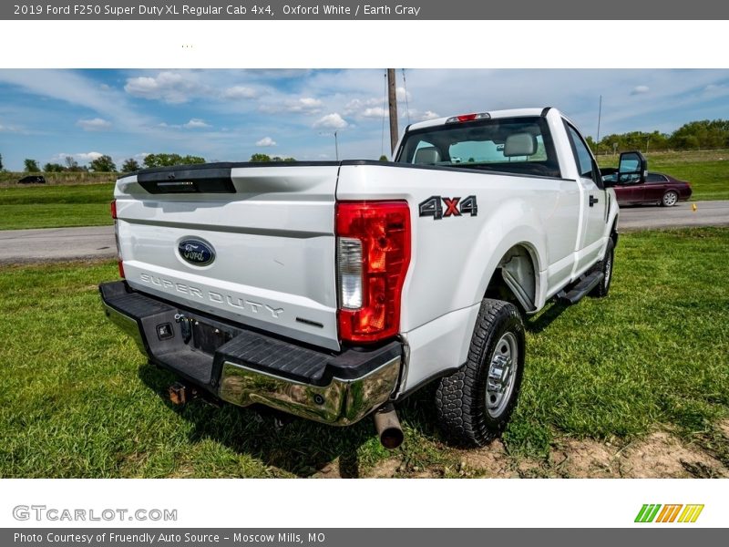 Oxford White / Earth Gray 2019 Ford F250 Super Duty XL Regular Cab 4x4