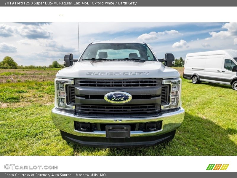 Oxford White / Earth Gray 2019 Ford F250 Super Duty XL Regular Cab 4x4