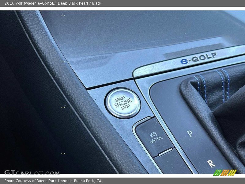 Deep Black Pearl / Black 2016 Volkswagen e-Golf SE