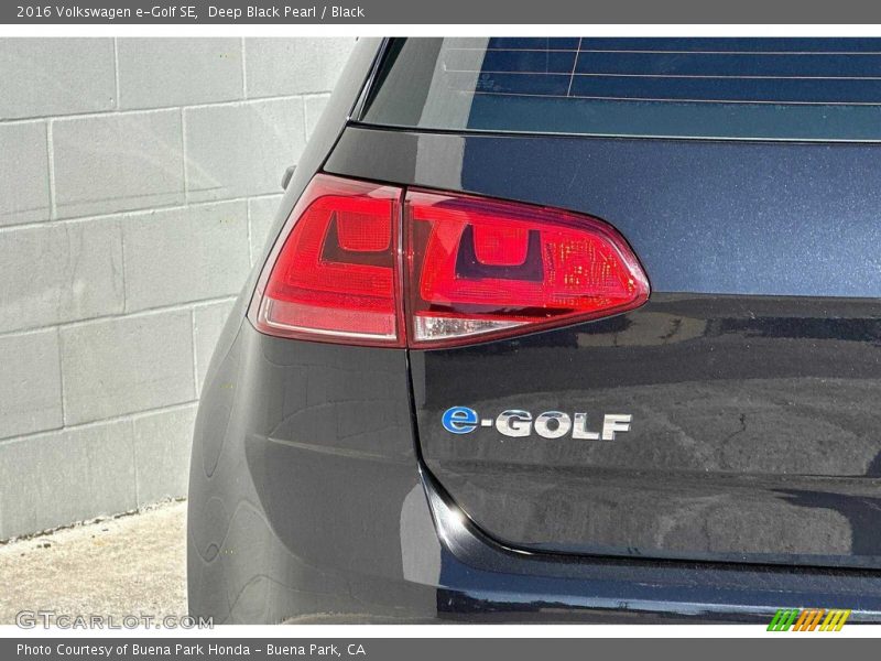 Deep Black Pearl / Black 2016 Volkswagen e-Golf SE