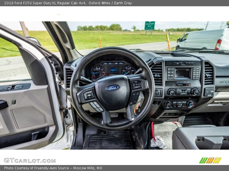 Oxford White / Earth Gray 2019 Ford F250 Super Duty XL Regular Cab 4x4