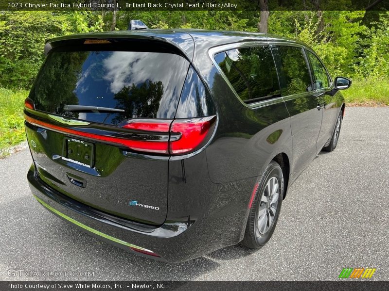 Brilliant Black Crystal Pearl / Black/Alloy 2023 Chrysler Pacifica Hybrid Touring L