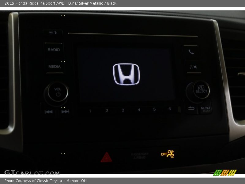 Lunar Silver Metallic / Black 2019 Honda Ridgeline Sport AWD