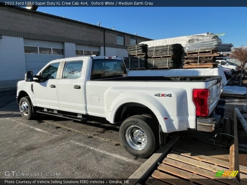 Oxford White / Medium Earth Gray 2022 Ford F350 Super Duty XL Crew Cab 4x4