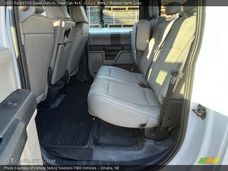 Oxford White / Medium Earth Gray 2022 Ford F350 Super Duty XL Crew Cab 4x4
