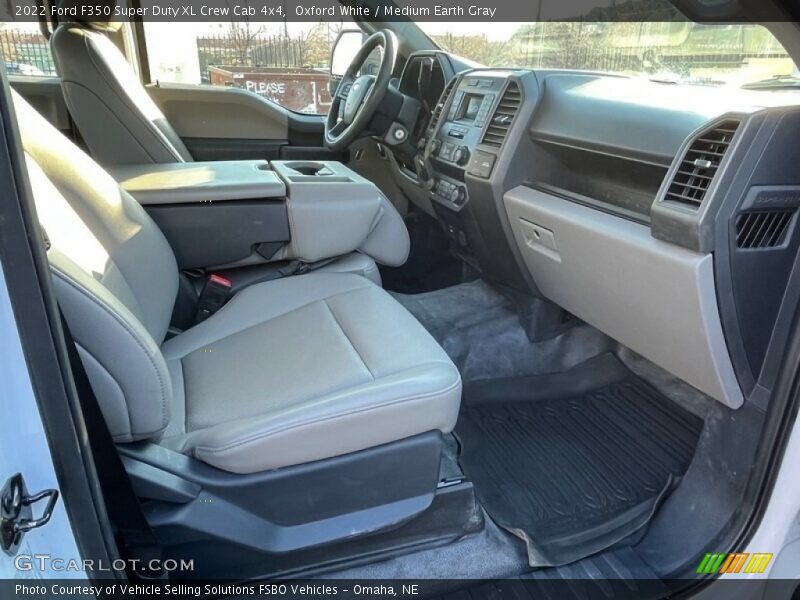 Oxford White / Medium Earth Gray 2022 Ford F350 Super Duty XL Crew Cab 4x4