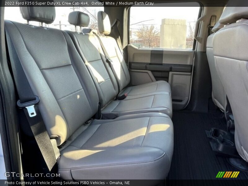 Oxford White / Medium Earth Gray 2022 Ford F350 Super Duty XL Crew Cab 4x4