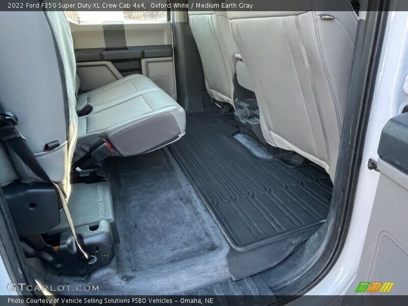 Oxford White / Medium Earth Gray 2022 Ford F350 Super Duty XL Crew Cab 4x4