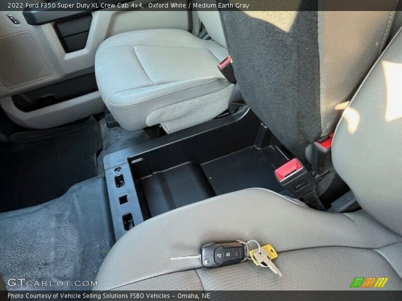 Oxford White / Medium Earth Gray 2022 Ford F350 Super Duty XL Crew Cab 4x4