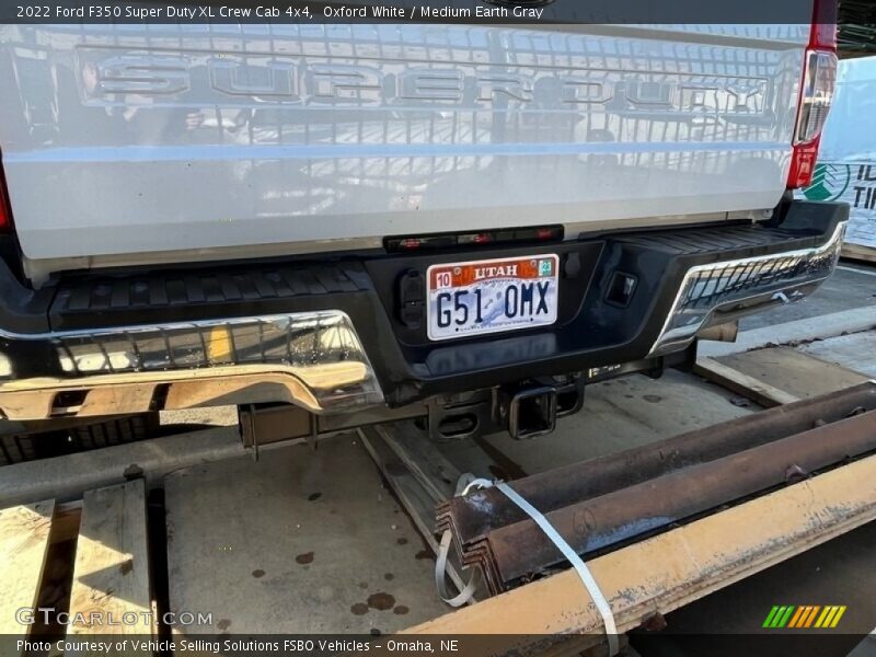 Oxford White / Medium Earth Gray 2022 Ford F350 Super Duty XL Crew Cab 4x4