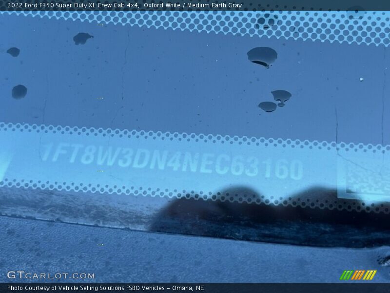 Oxford White / Medium Earth Gray 2022 Ford F350 Super Duty XL Crew Cab 4x4