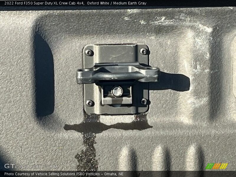 Oxford White / Medium Earth Gray 2022 Ford F350 Super Duty XL Crew Cab 4x4