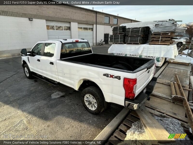 Oxford White / Medium Earth Gray 2022 Ford F350 Super Duty XL Crew Cab 4x4