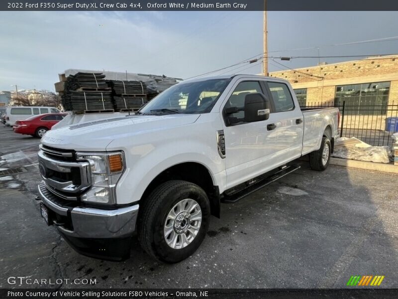 Oxford White / Medium Earth Gray 2022 Ford F350 Super Duty XL Crew Cab 4x4