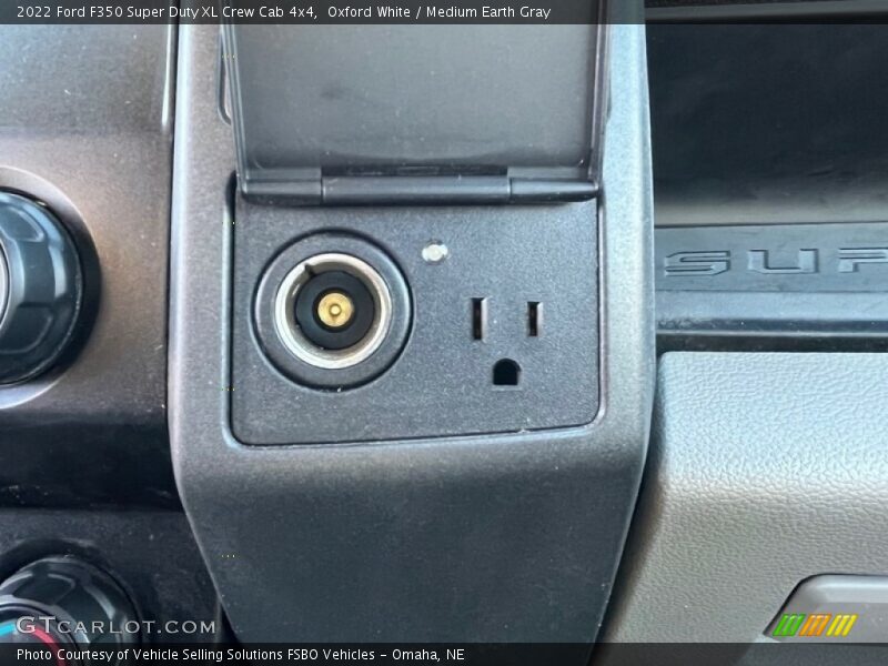 Oxford White / Medium Earth Gray 2022 Ford F350 Super Duty XL Crew Cab 4x4
