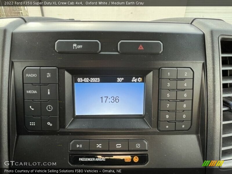 Oxford White / Medium Earth Gray 2022 Ford F350 Super Duty XL Crew Cab 4x4