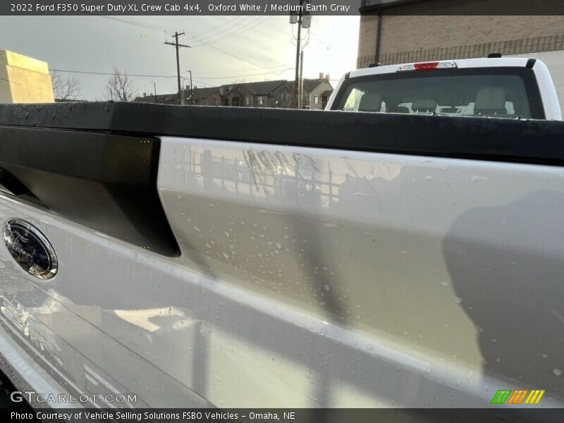 Oxford White / Medium Earth Gray 2022 Ford F350 Super Duty XL Crew Cab 4x4