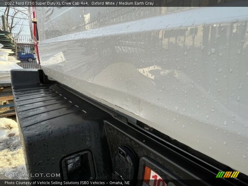 Oxford White / Medium Earth Gray 2022 Ford F350 Super Duty XL Crew Cab 4x4