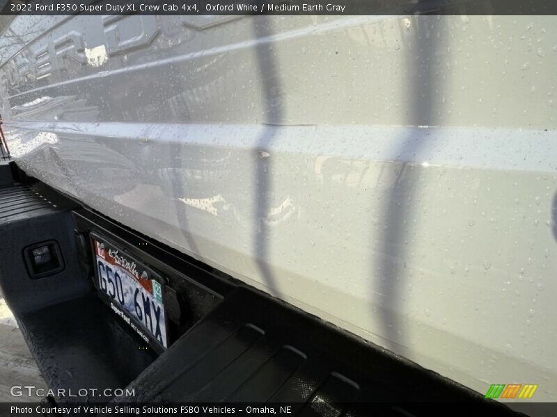 Oxford White / Medium Earth Gray 2022 Ford F350 Super Duty XL Crew Cab 4x4