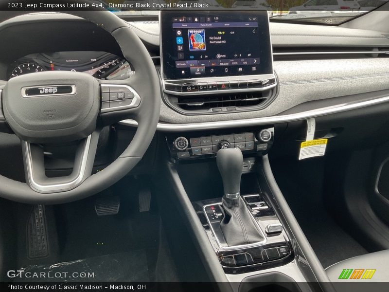 Diamond Black Crystal Pearl / Black 2023 Jeep Compass Latitude 4x4